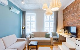 Rynek Stare Miasto Apartment 5A - Klima Netflix